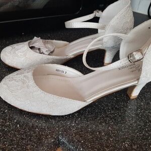 Elegant White Lace Women's Heels
